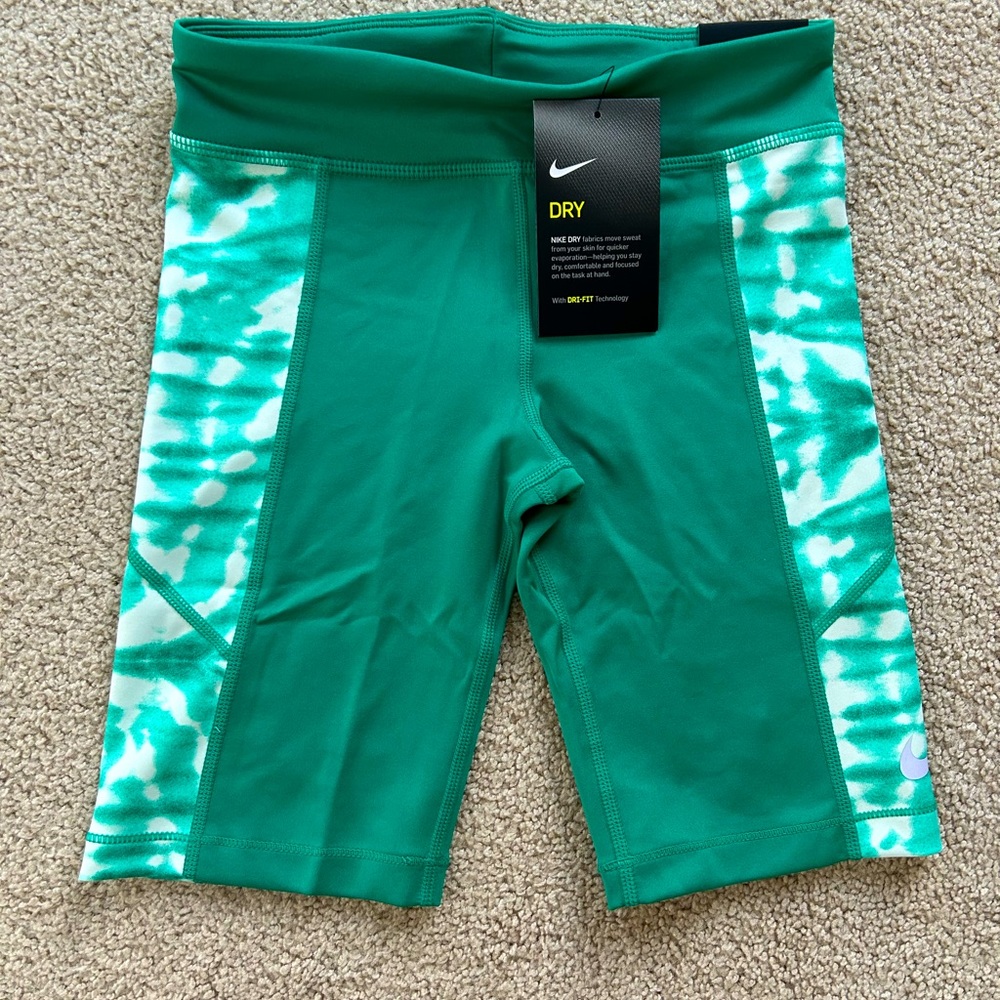 Small (8) nike shorts nwt